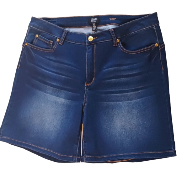 Jones New York Pants - Women's Jones New York Designer Gold Patch Signature Shorts. 14